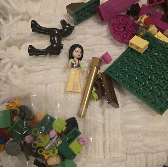 15lb MEGA LEGO LOT included Lego Friends Lego Disney And Lego Junior - Picture 8 of 12